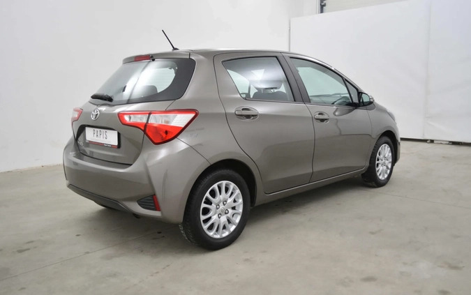 Toyota Yaris cena 49799 przebieg: 149999, rok produkcji 2020 z Zawichost małe 596